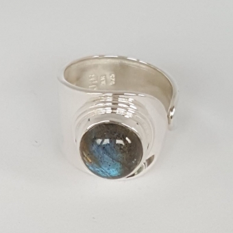 Ring Model 009 Labradorite. cab., adjustable 